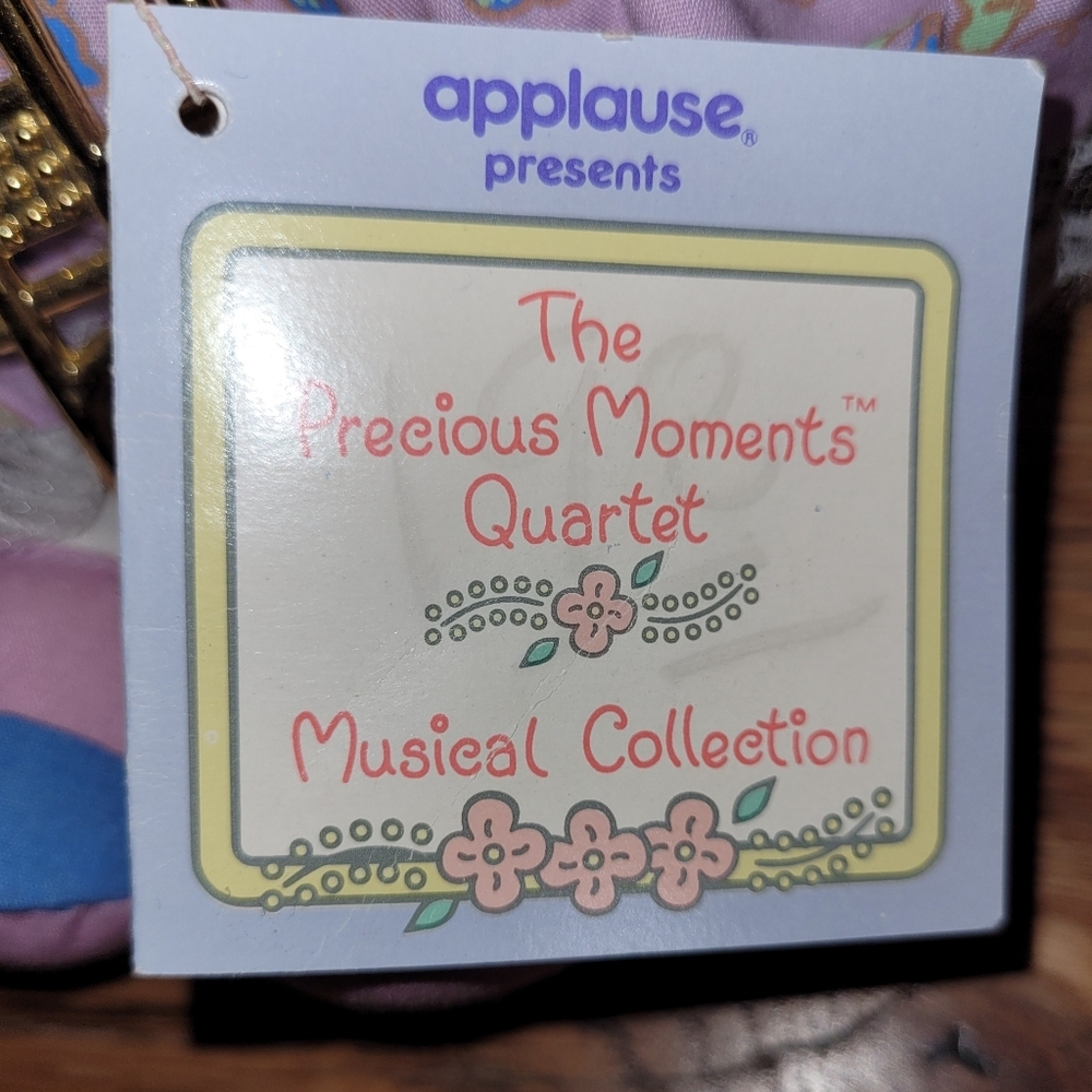 Precious Moments: The Precious Moments Quartet Musical Collection Music Box - Picture 3 of 5